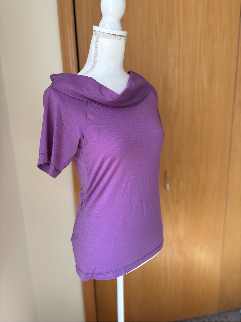 Arc'teryx Women's Purple Short-Sleeve Scoop-Neck Tee - Picture 3 of 7